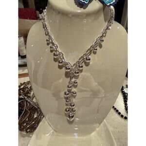 Liz Claiborne Teardrop Silver Tone Necklace 16-18 Adjustable Chain